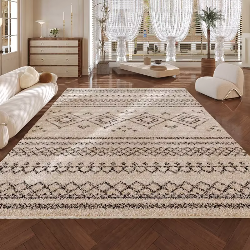 Tapis tribal marocain VIKAMA beige et noir avec rayures en losange, antidérapant et lavable, pour la