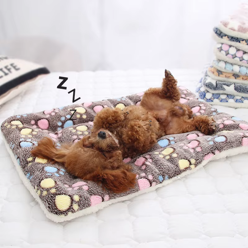 Flanelle Épaissie Chien Lit Mat Doux Pet Tapis de Couchage pour Chiens Chats Hiver Chaud Couverture 