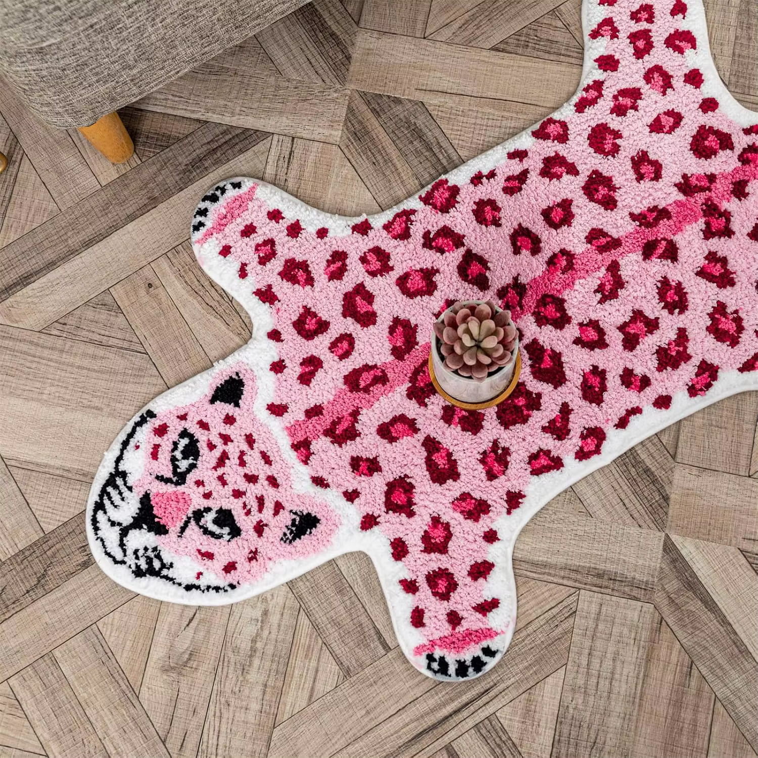 Tapis VIKAMA, un tapis puissant et imposant en forme de tigre