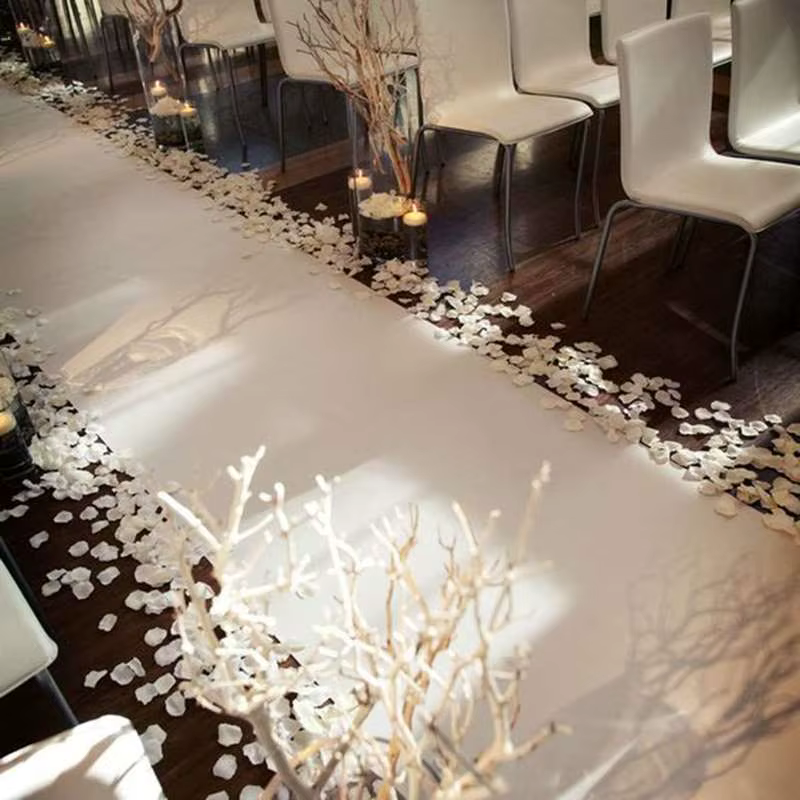 Tapis blanc antidérapant pour couloir de mariage
