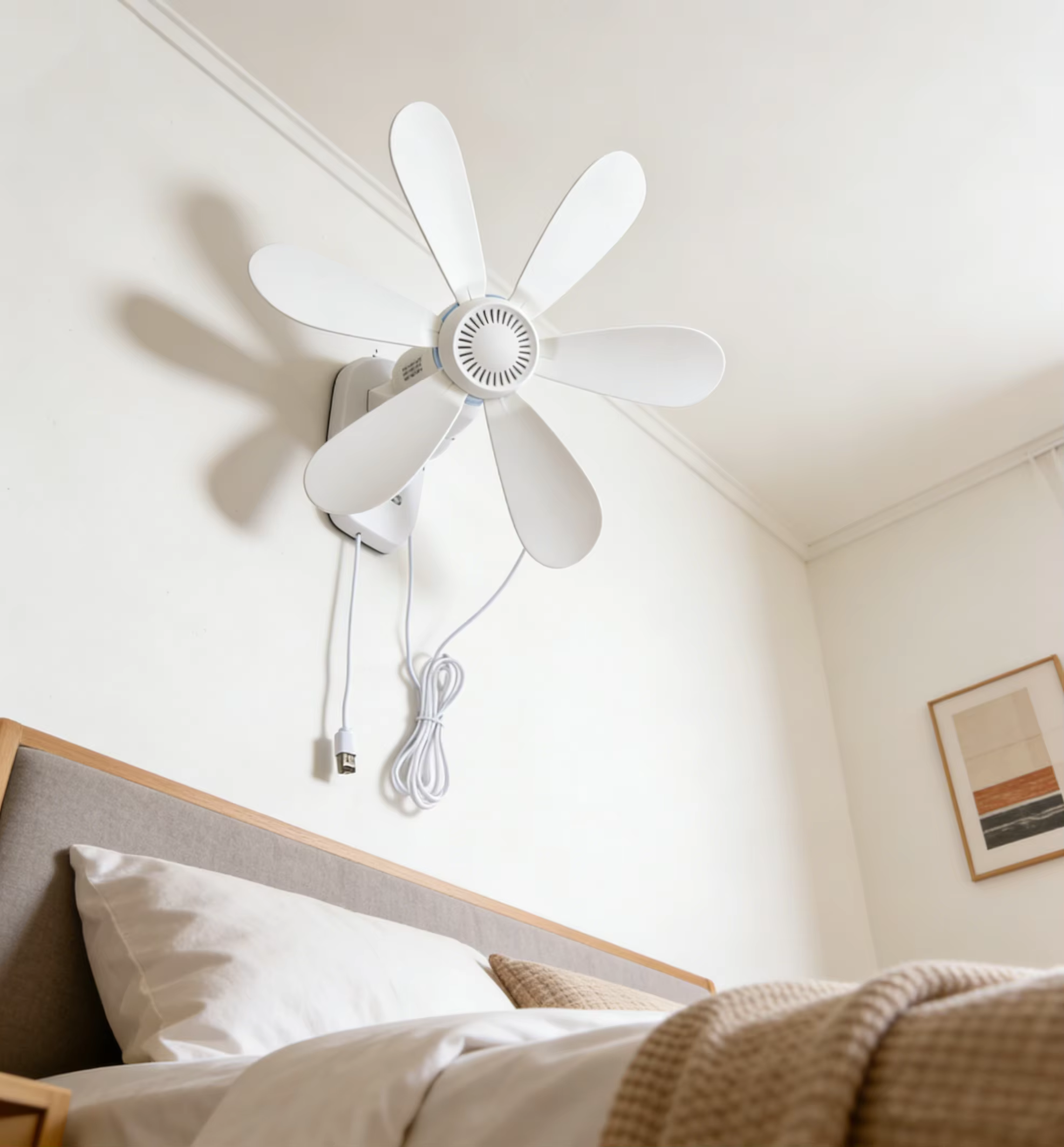 Ventilateur mural de 16,5 pouces avec télécommande et minuterie, petit ventilateur USB 5V puissant à 4 vitesses, ventilateurs silencieux pour les coins de la chambre et les cuisines