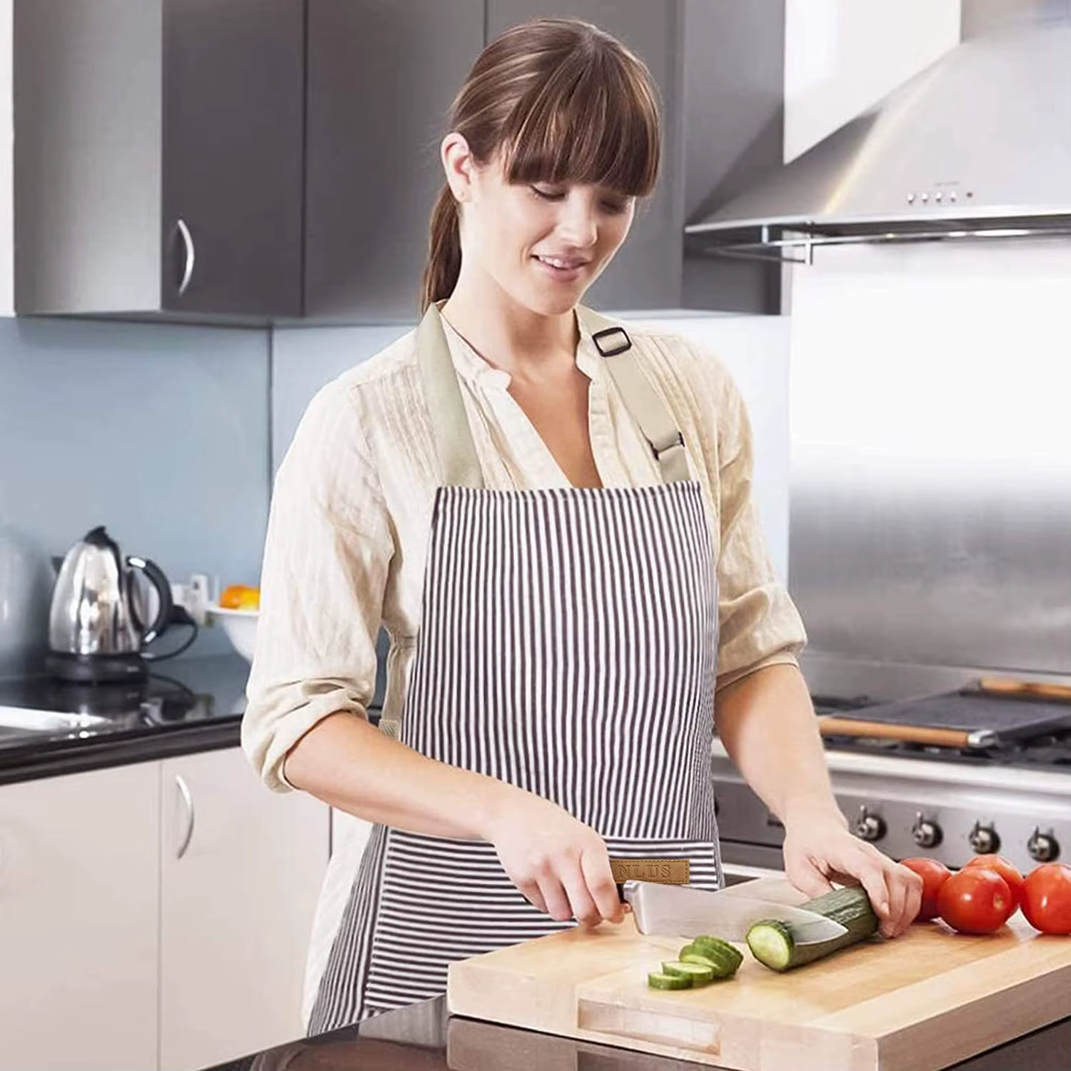 Tablier de cuisine rayé noir et blanc, réglable, résistant à l'huile, avec 2 poches, pour hommes et femmes, pour la pâtisserie, la cuisine, le restaurant