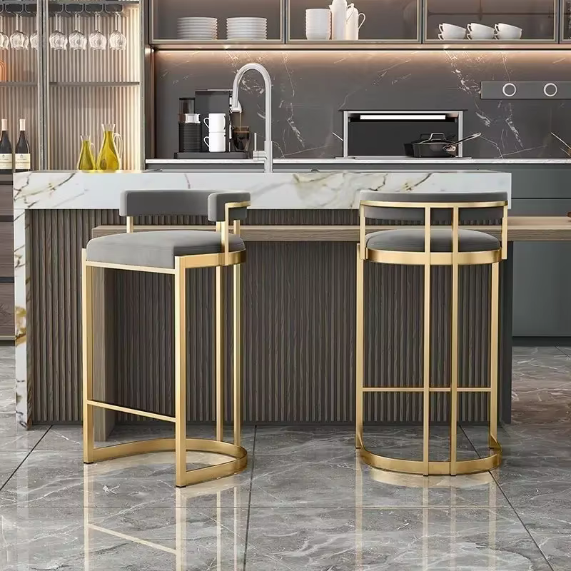 Tabouret de Bar de luxe à la mode, cadre en métal doré, rembourré, dossier incurvé, chaise haute moderne, comptoir d'îlot de cuisine à domicile, tabourets de Bar à manger