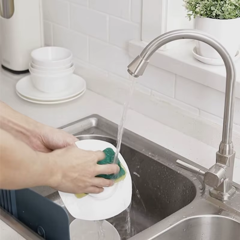Écran anti-éclaboussures pour évier de cuisine multifonctionnel : un bloqueur d'eau polyvalent et un panneau anti-éclaboussures pour le lavage et le drainage des légumes