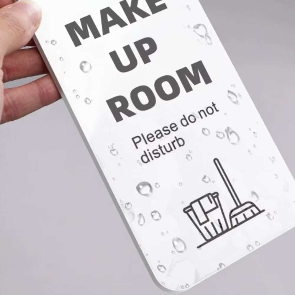 Cintre pour porte d'hôtel "Ne pas déranger", en matériau PVC durable et épais, avec une taille de 8 x 24 cm, adapté aux hôtels.