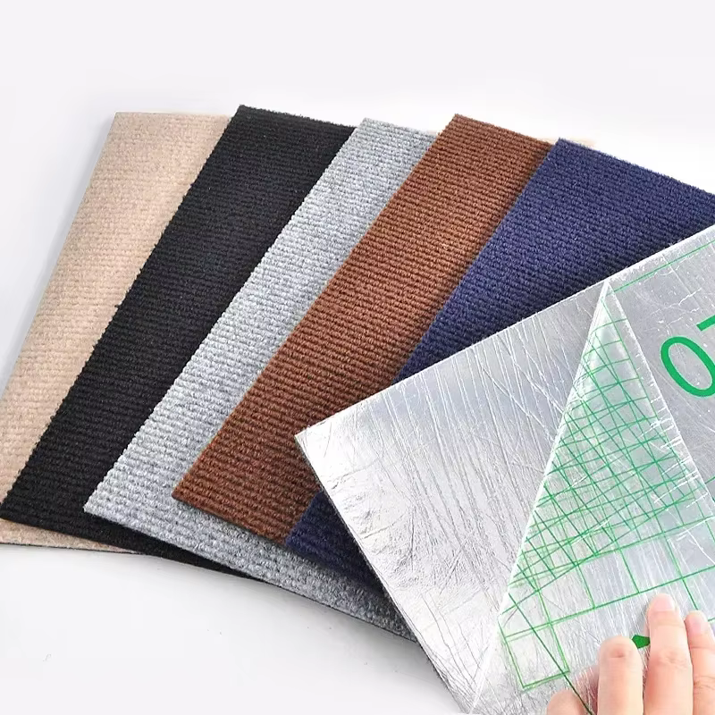 Carrés de tapis auto-adhésifs 30x30cm