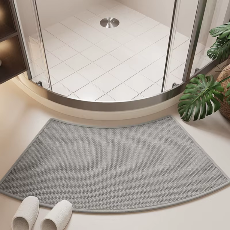 Tapis de bain incurvé en lin avec support en caoutchouc