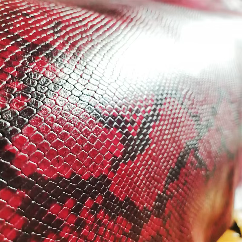 Peau de vache à motif serpent de 0