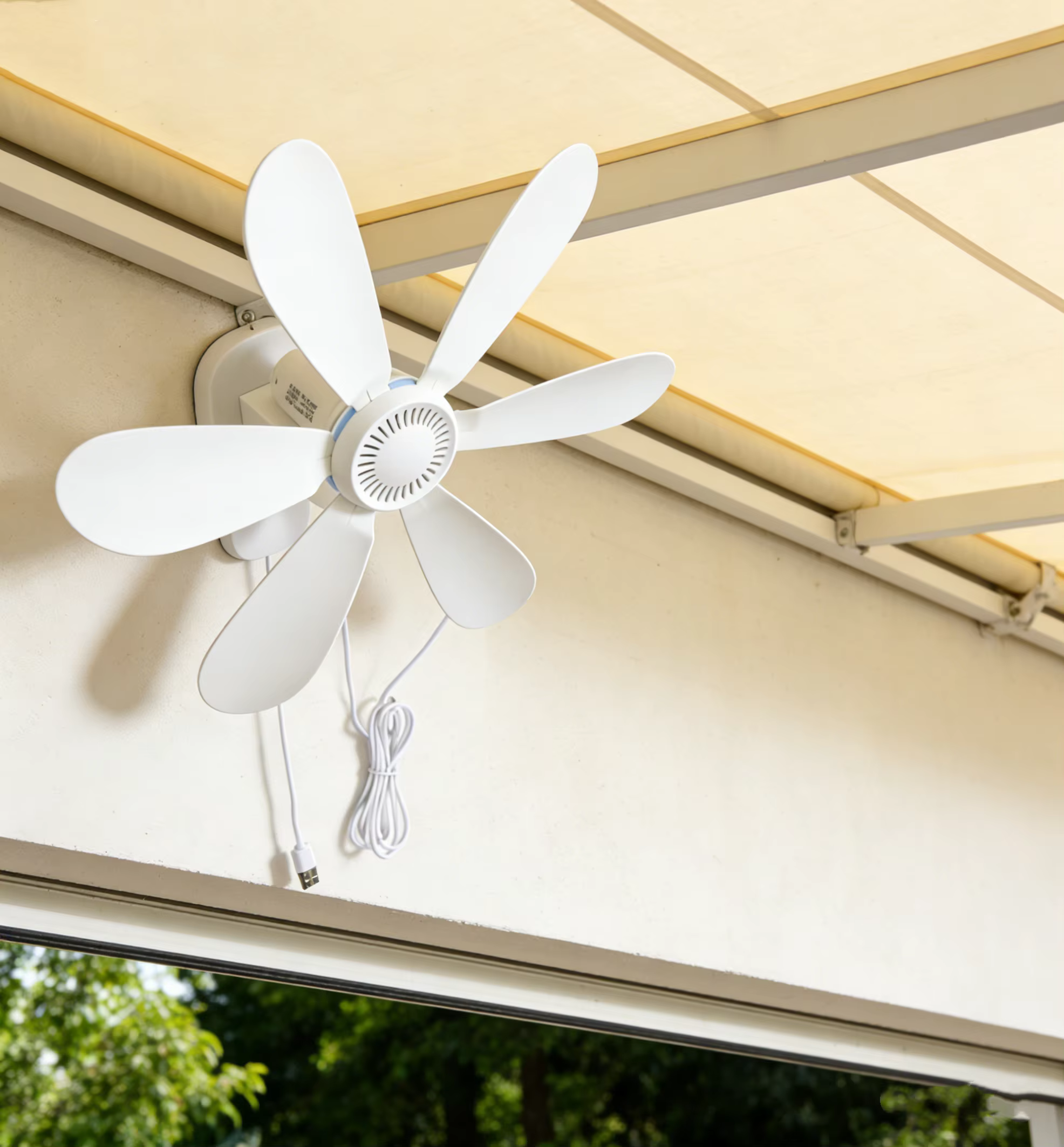 Ventilateur mural de 16,5 pouces avec télécommande et minuterie, petit ventilateur USB 5V puissant à 4 vitesses, ventilateurs silencieux pour les coins de la chambre et les cuisines