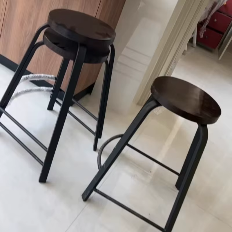 Tabouret de Bar empilable en bois massif, repose-pieds haut pour la maison, chaise de Bar KTV, comptoir de magasin de thé au lait, tabouret rond avec panneau de siège en bois