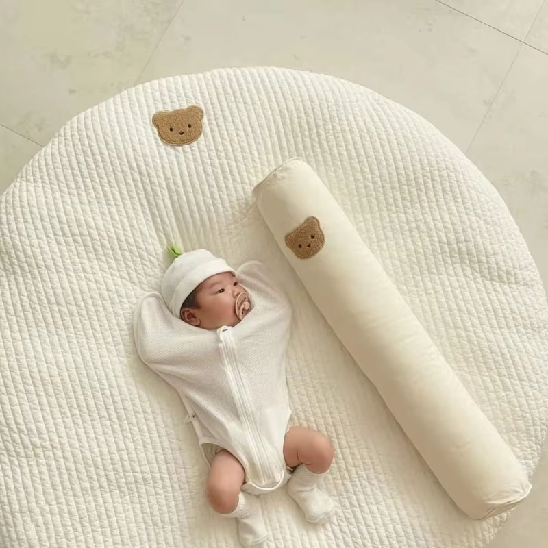 Tapis Circulaire en Polymères Lavables et Magnifiquement Brodés pour Bébé