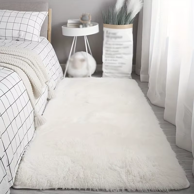 Tapis uni minimaliste VIKAMA
