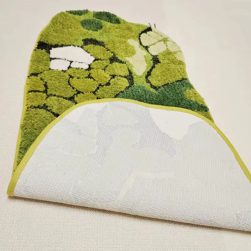 Tapis VIKAMA à imprimé mousse irrégulier