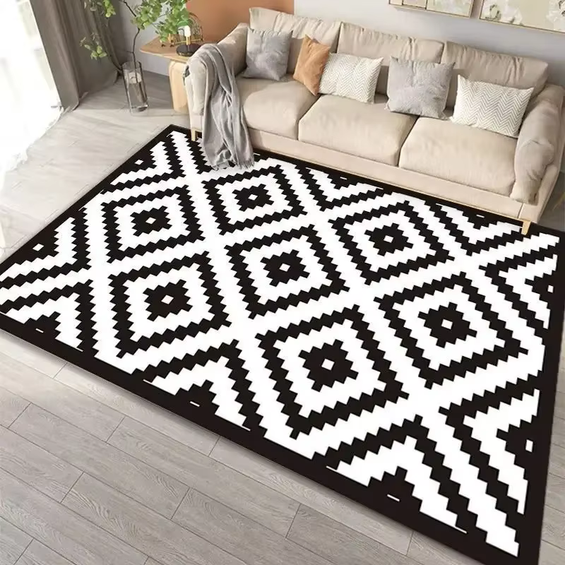 Tapis géométrique noir et blanc
