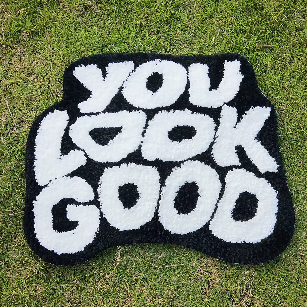 Tapis tufté fait à la main