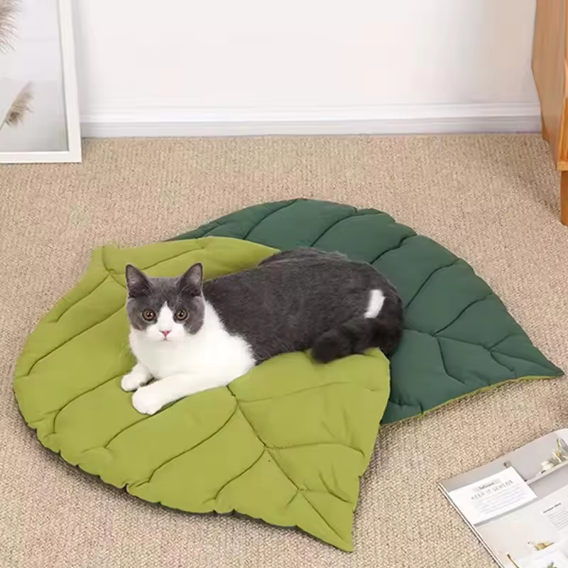 Tapis de lit en coton doux en forme de feuille pour chaton