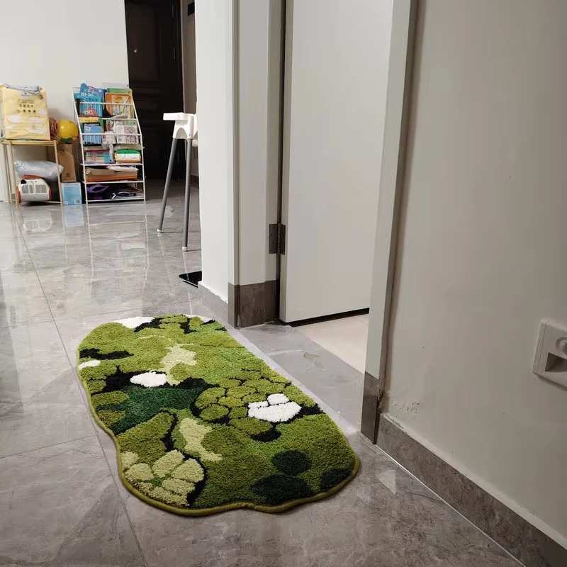 Tapis VIKAMA à imprimé mousse irrégulier