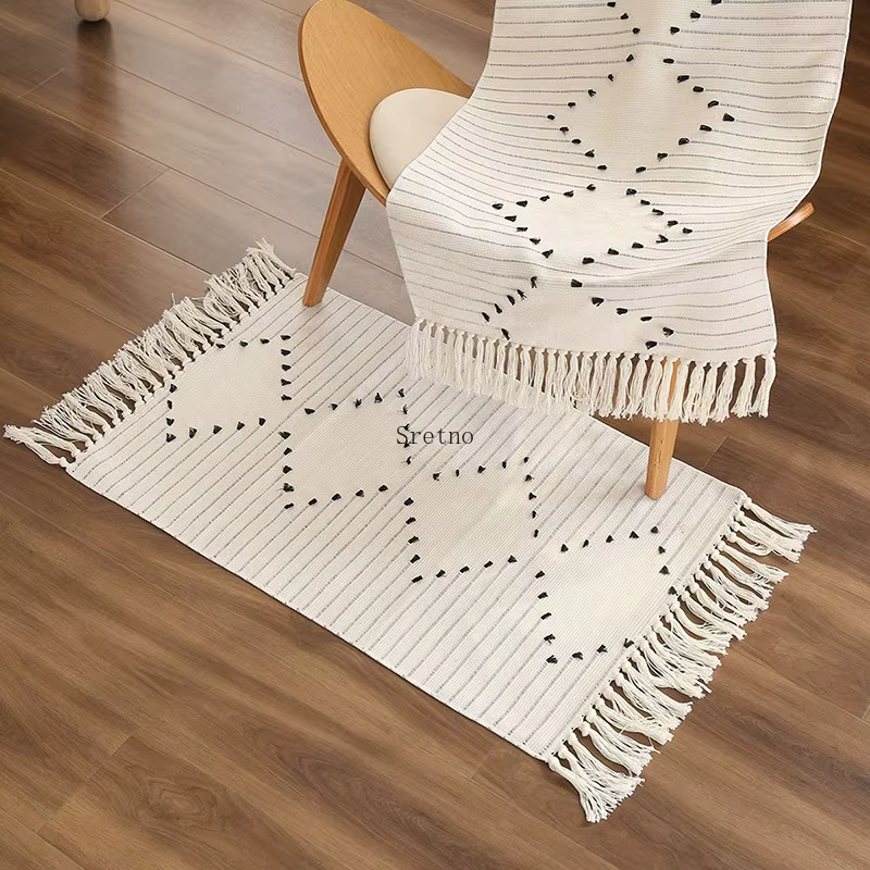 Sretno – tapis nordique tissé en coton et lin