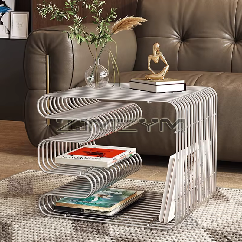 Tables basses nordiques en métal avec rangement