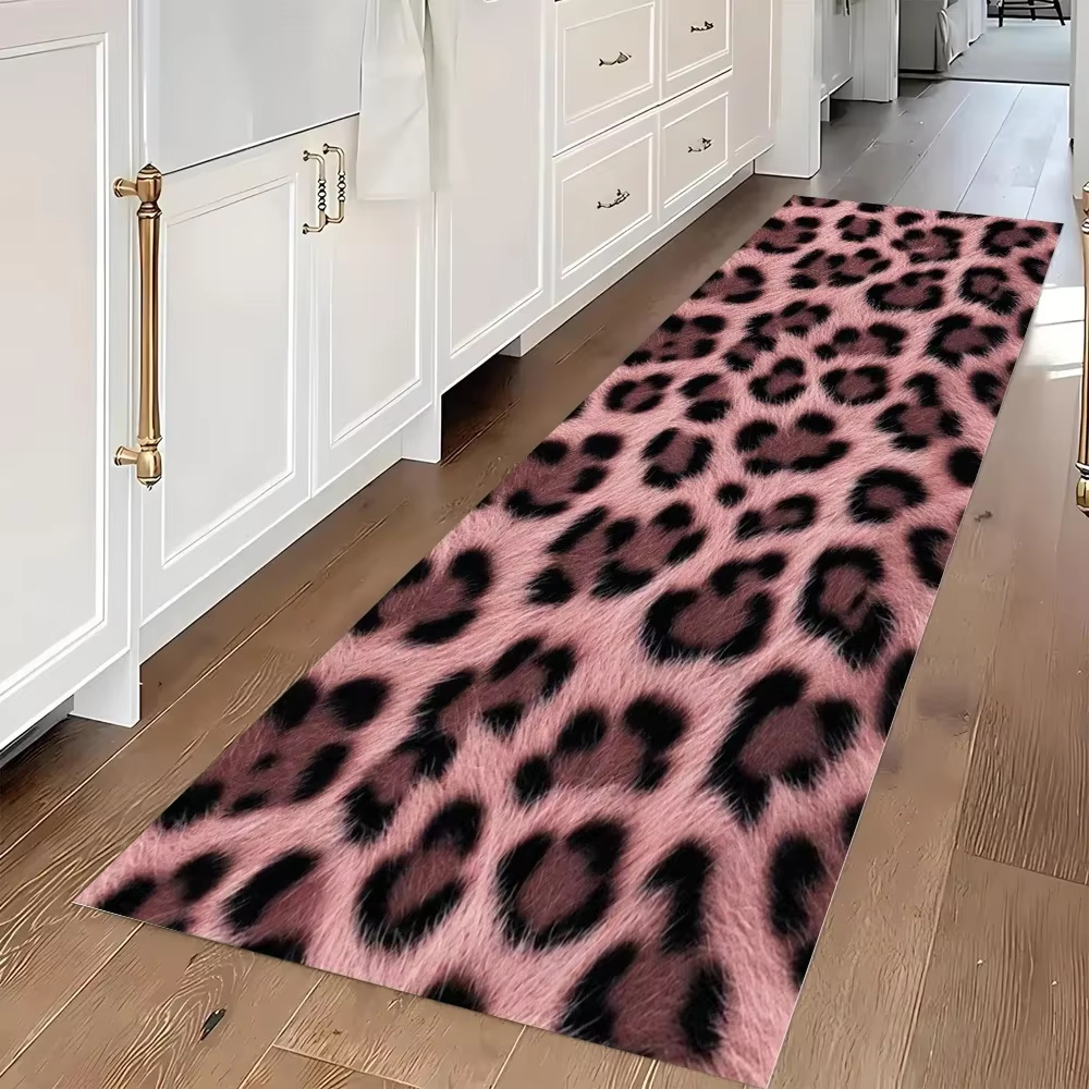 Tapis de couloir long rose léopard antidérapant et lavable