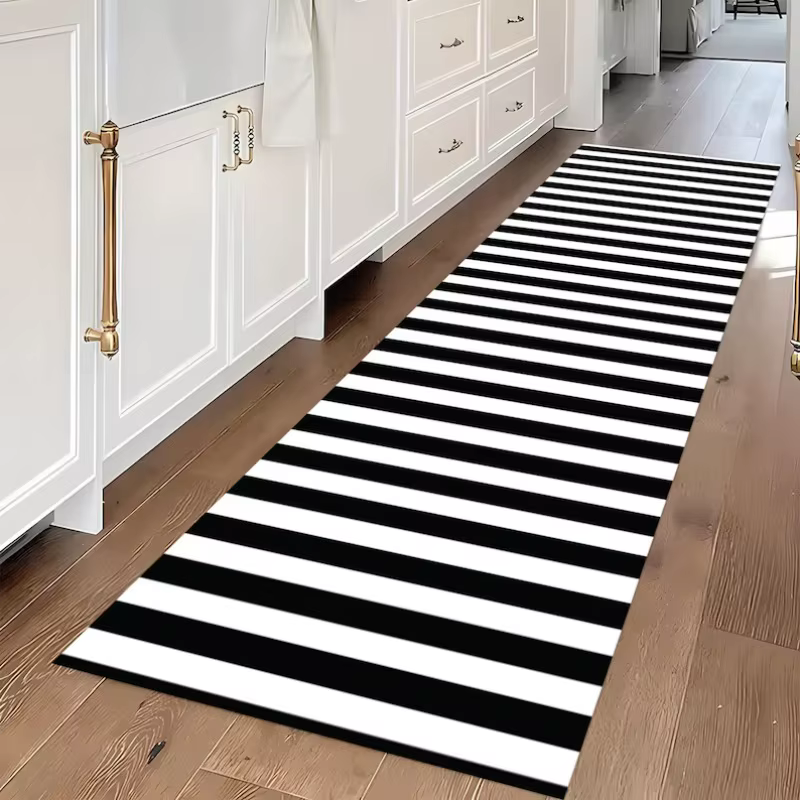 Tapis de couloir à rayures noires et blanches