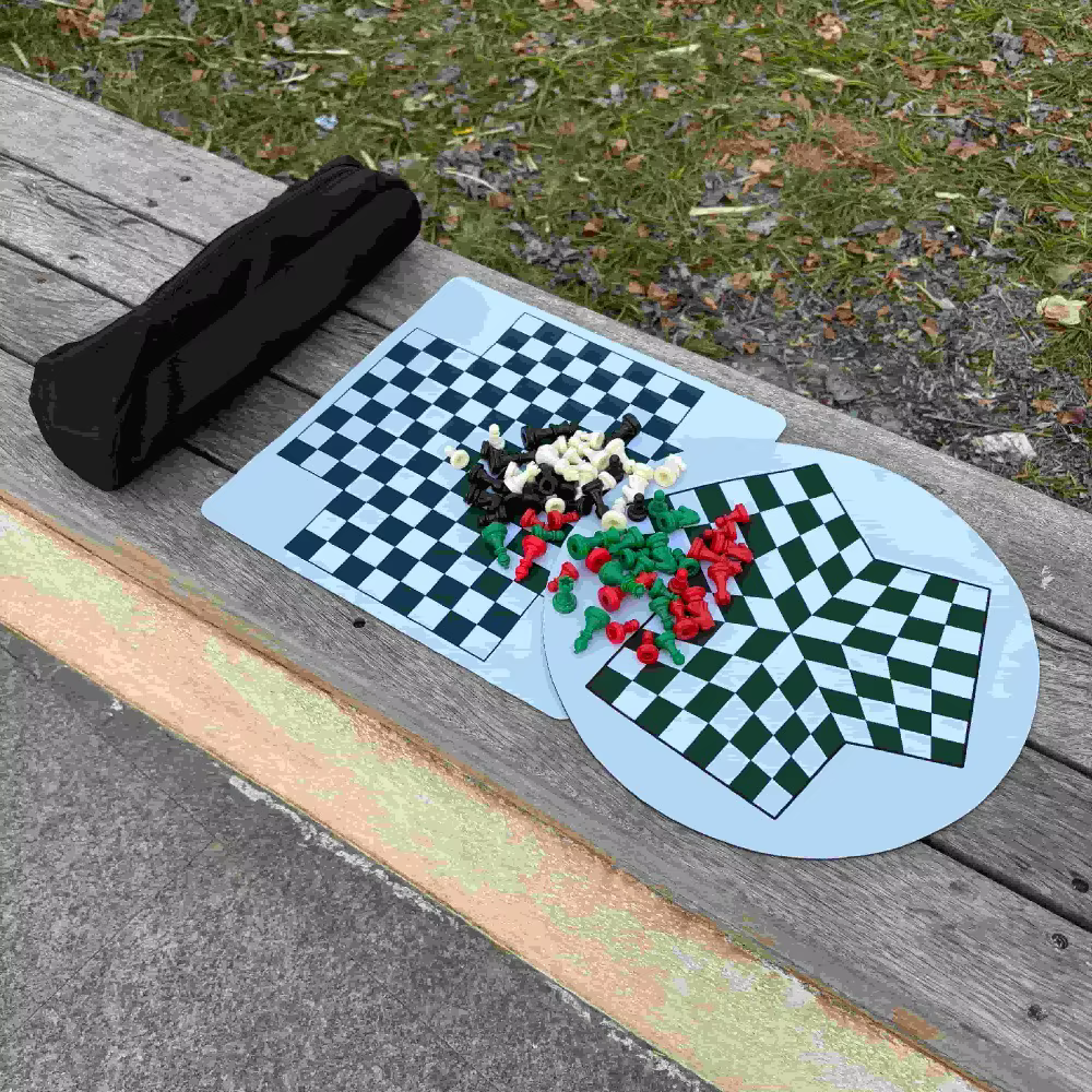 Jeu d'échecs pour 3-4 joueurs, comprenant un tapis d'échecs de 35 cm/13,78 pouces et 48/64 pièces d'échecs colorées, 3-4 couleurs différentes, 16 pièces par couleur.