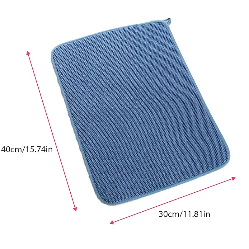 Tapis de séchage de vaisselle dans l'armoire
