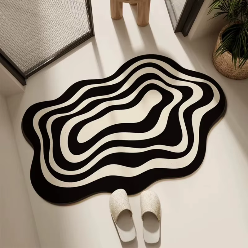 Tapis à rayures noires et blanches pour salon