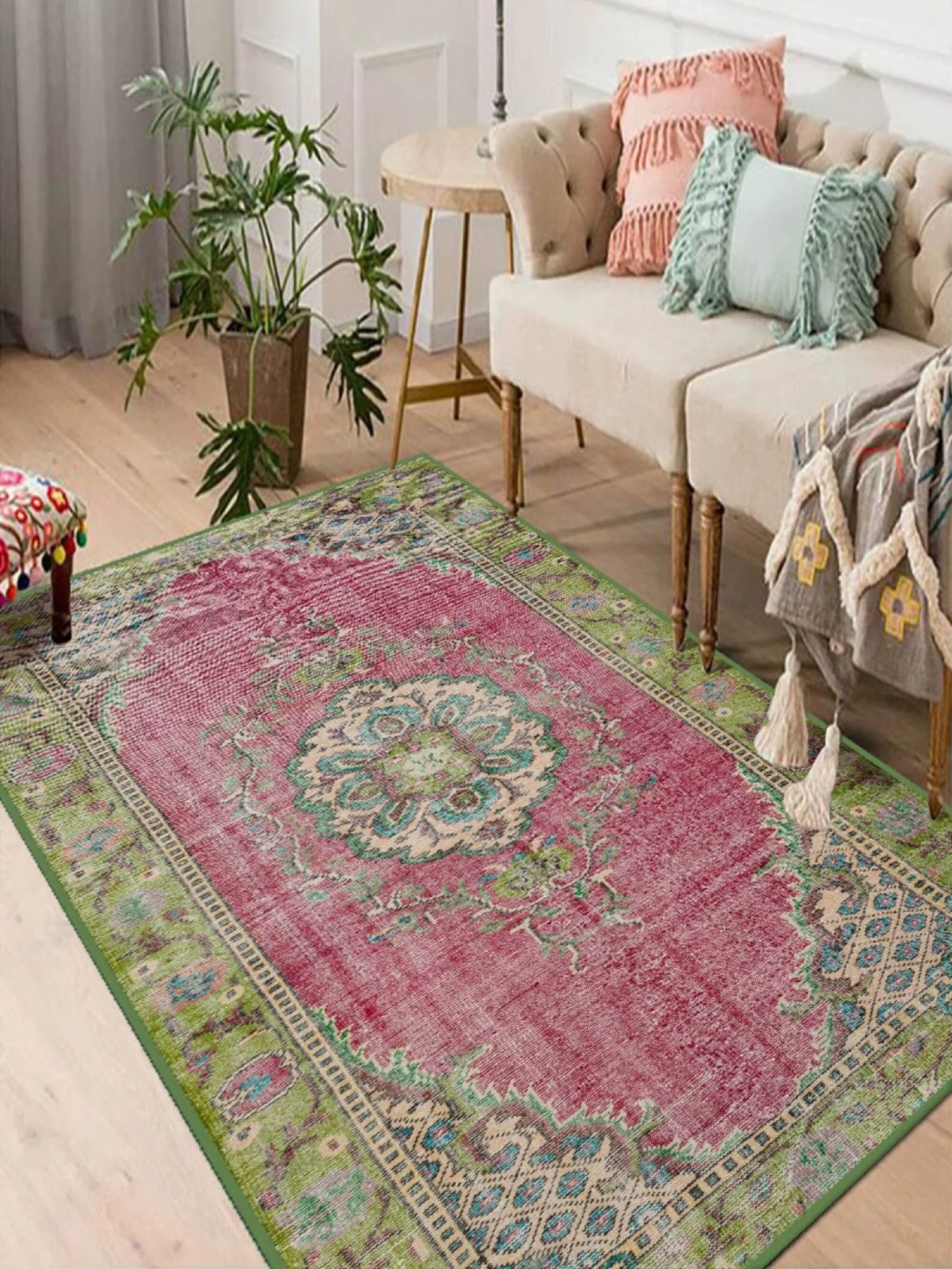 Tapis turc enrichi avec des motifs anatoliens