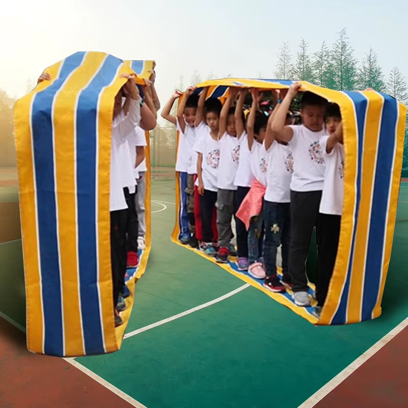 Jeux de construction d'équipe en plein air, activité de groupe, ThUNICEF, polymère de course, enfants, adolescents, adultes, journée de terrain familiale, fête de carnaval dans l'arrière-cour