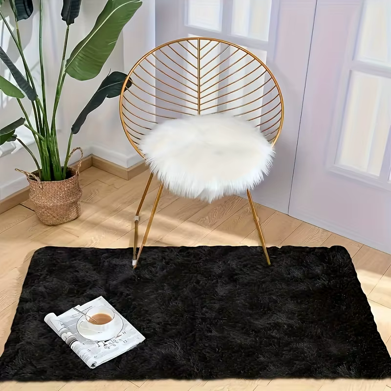 VIKAMA – tapis moderne en laine et soie noire