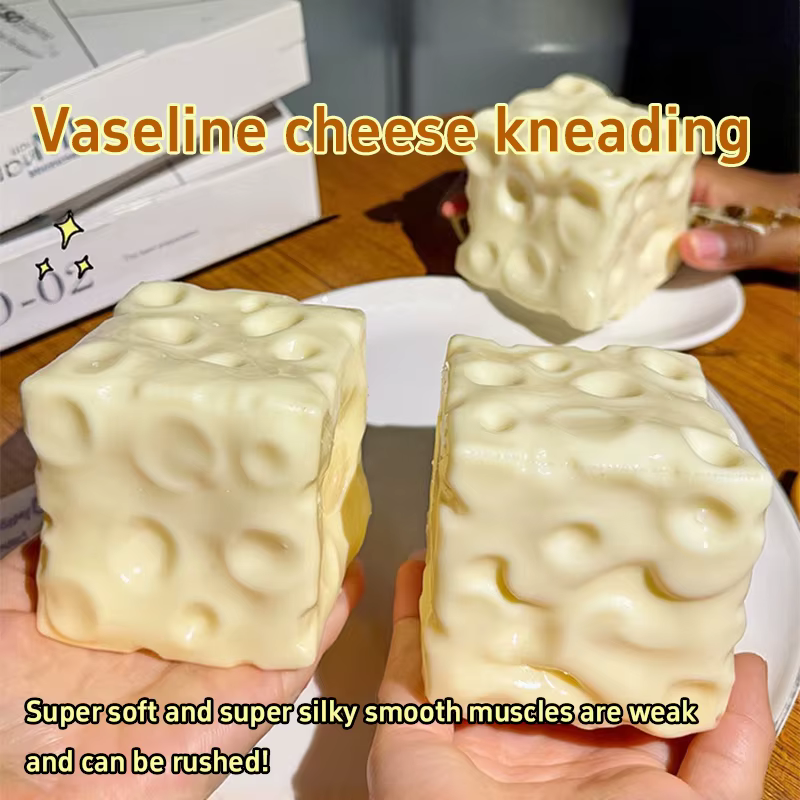 Balle anti-stress en plastique souple, faite à la main, en forme de fromage, à presser, à l'huile de noix de coco, non rebondissante, cadeaux de fête, souvenirs