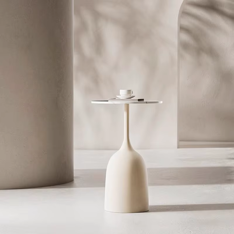 Table d'appoint ronde, design minimaliste