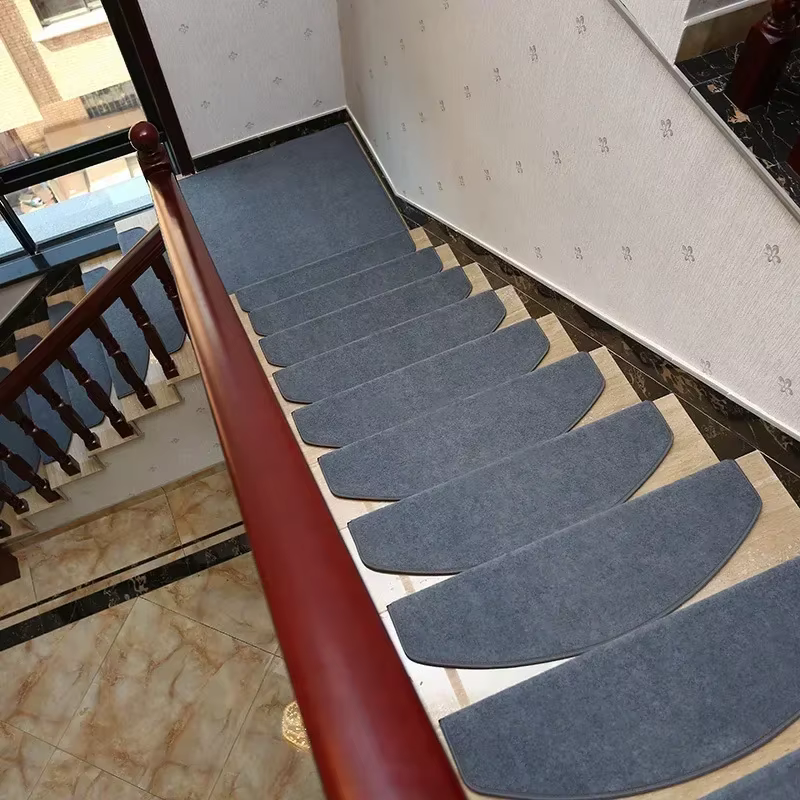 Tapis auto-adhésif antidérapant pour escaliers