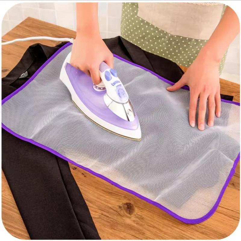 Housse de protection en maille isolante pour planche à repasser