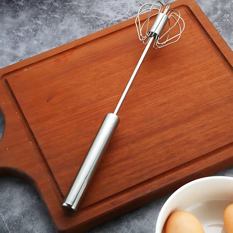 Fouet à œufs en acier inoxydable, mélangeur semi-automatique durable pour mélanger, remuer et battre la crème d'œufs sans effort, idéal pour la cuisine et la pâtisserie.