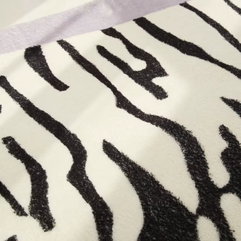Tapis irrégulier en Faux peau de vache