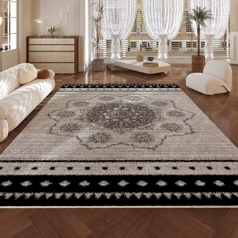 Tapis tribal marocain VIKAMA beige et noir avec rayures en losange
