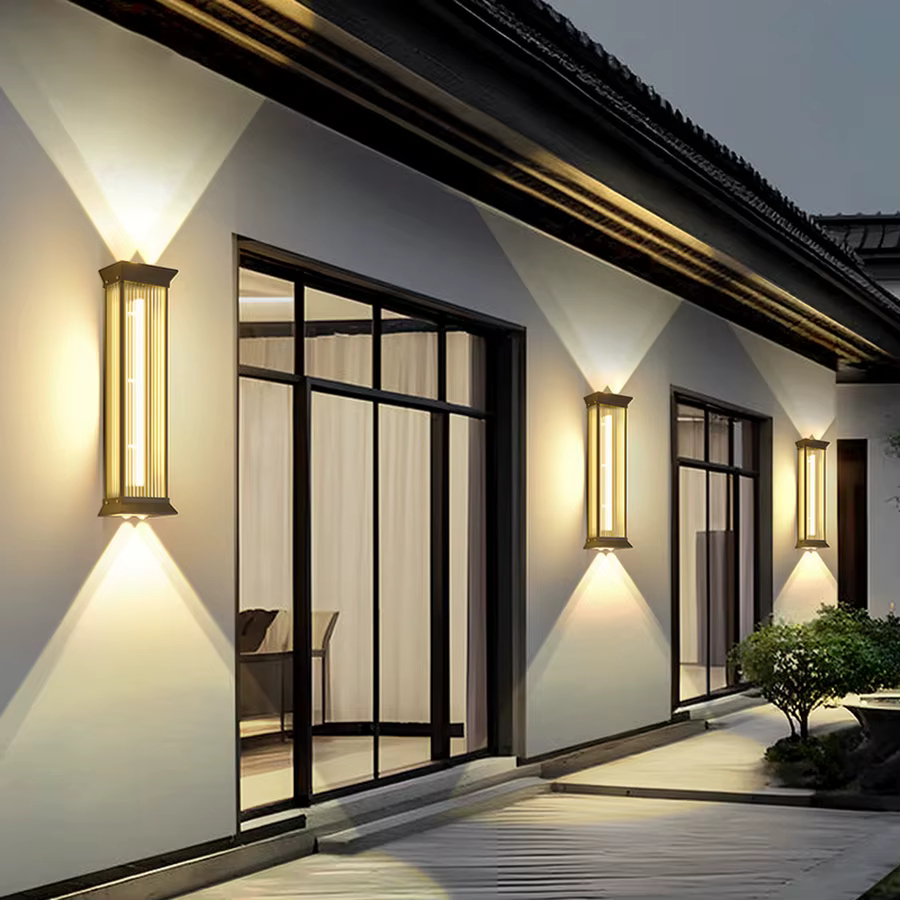 Applique Murale LED Imperméable en Acier Inoxydable, Éclairage d'Extérieur, Idéal pour une Cour, un Jardin, une Villa ou une Terrasse