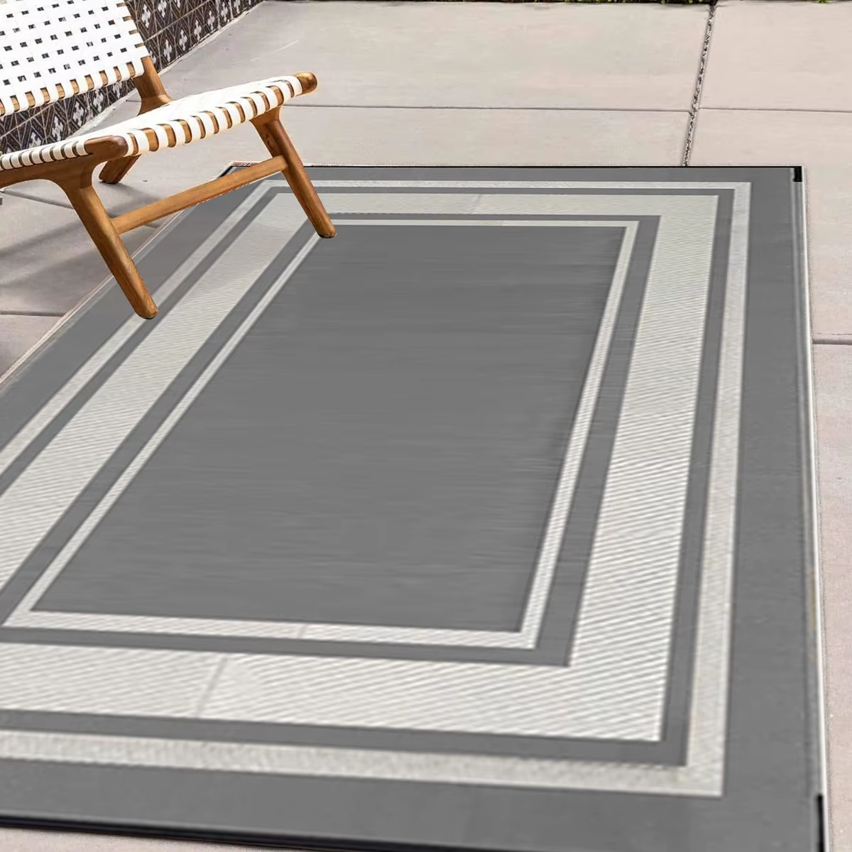 Tapis d'extérieur RURALITY imperméable pour patio, grand tapis en paille plastique pour camping, véranda, camping-car, réversible gris et blanc
