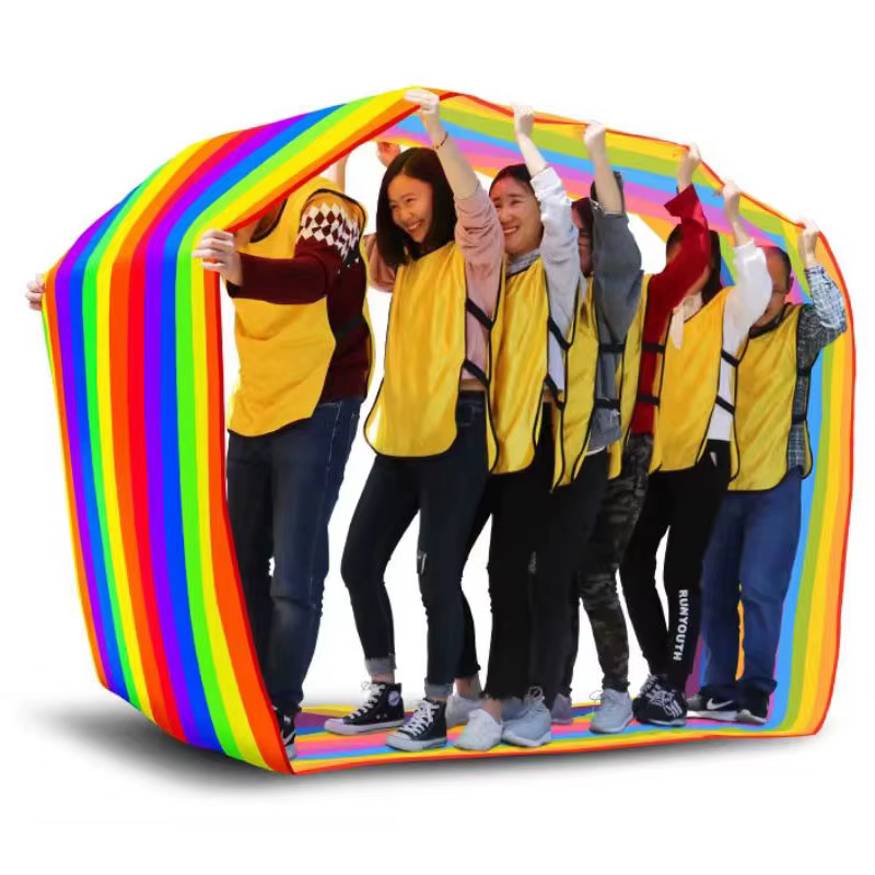 Jeux de construction d'équipe en plein air, activité de groupe, ThUNICEF, polymère de course, enfants, adolescents, adultes, journée de terrain familiale, fête de carnaval dans l'arrière-cour