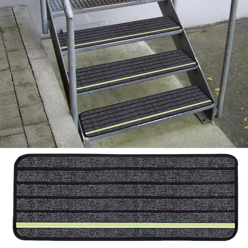 Tapis auto-adhésif antidérapant pour marches d'escalier de camping-car