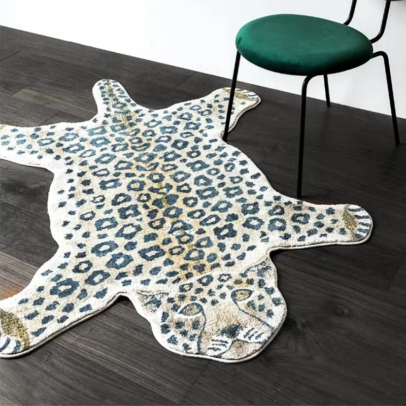 Tapis à motif léopard sauvage VIKAMA - Conception de griffes