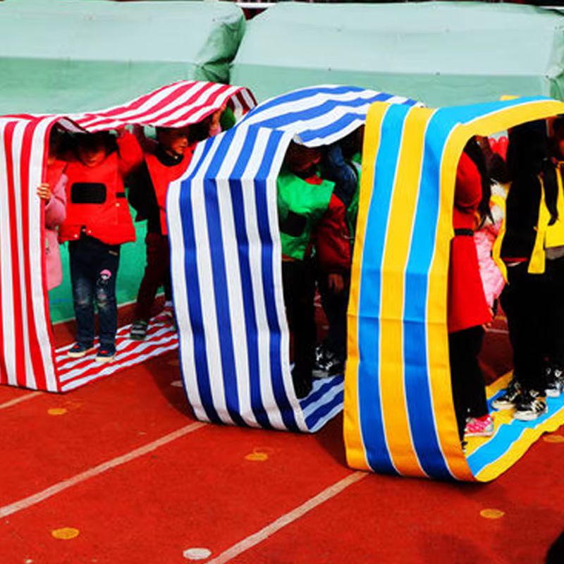 Jeux de construction d'équipe en plein air, activité de groupe, ThUNICEF, polymère de course, enfants, adolescents, adultes, journée de terrain familiale, fête de carnaval dans l'arrière-cour