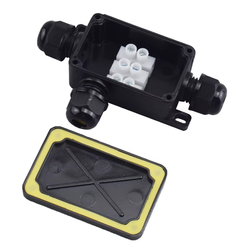 Boîte de jonction de connecteur de fil de câble électrique IP66 étanche extérieure à 3 voies avec boîte de jonction de Terminal 450V pour la lumière LED