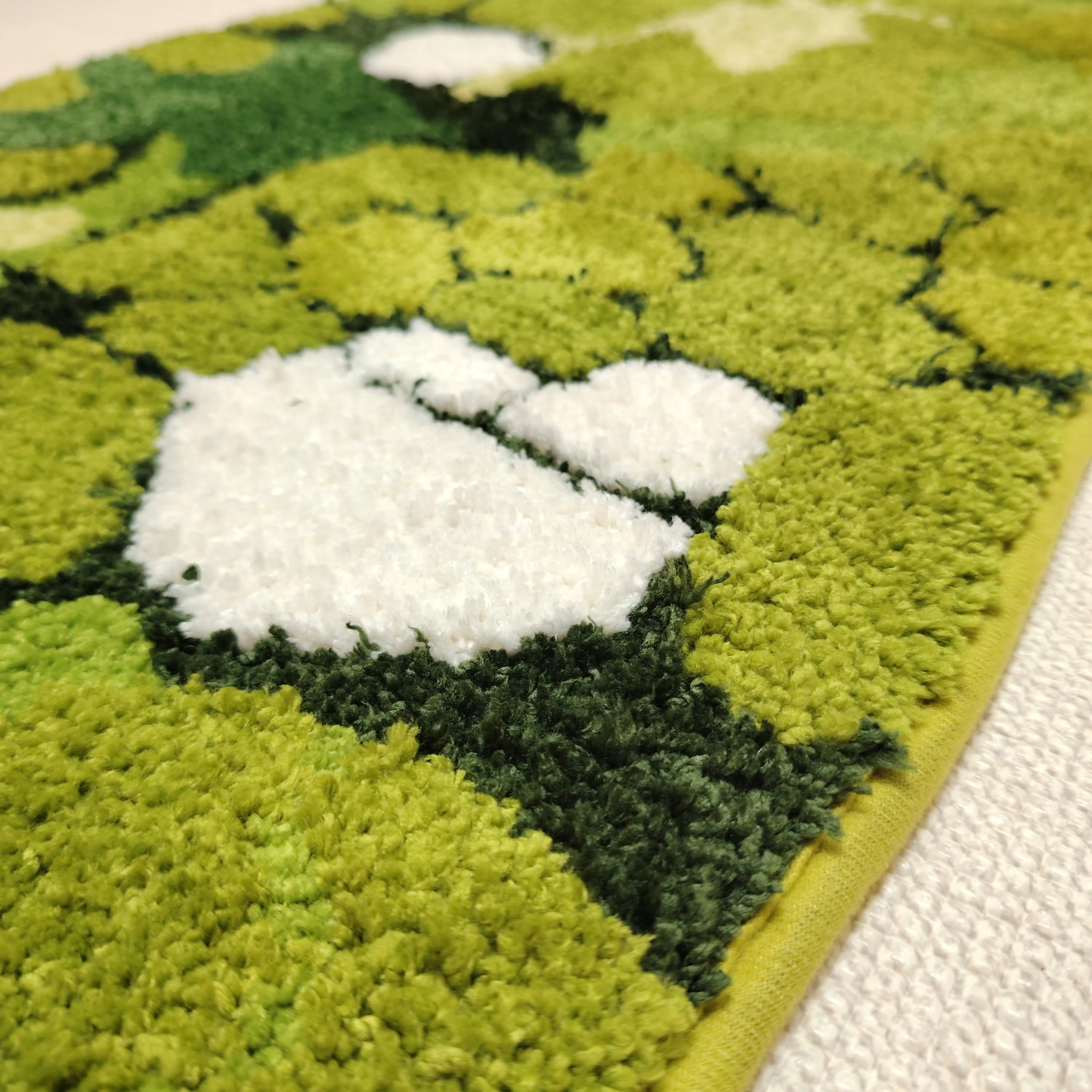 Tapis de chevet floqué en mousse de forêt