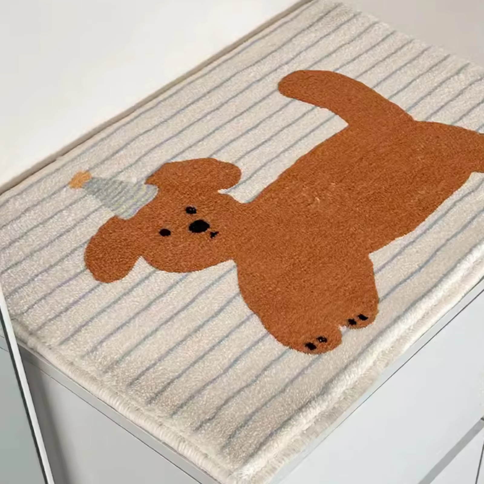 Tapis de salle de bain antidérapant en polaire à rayures avec motif chiot