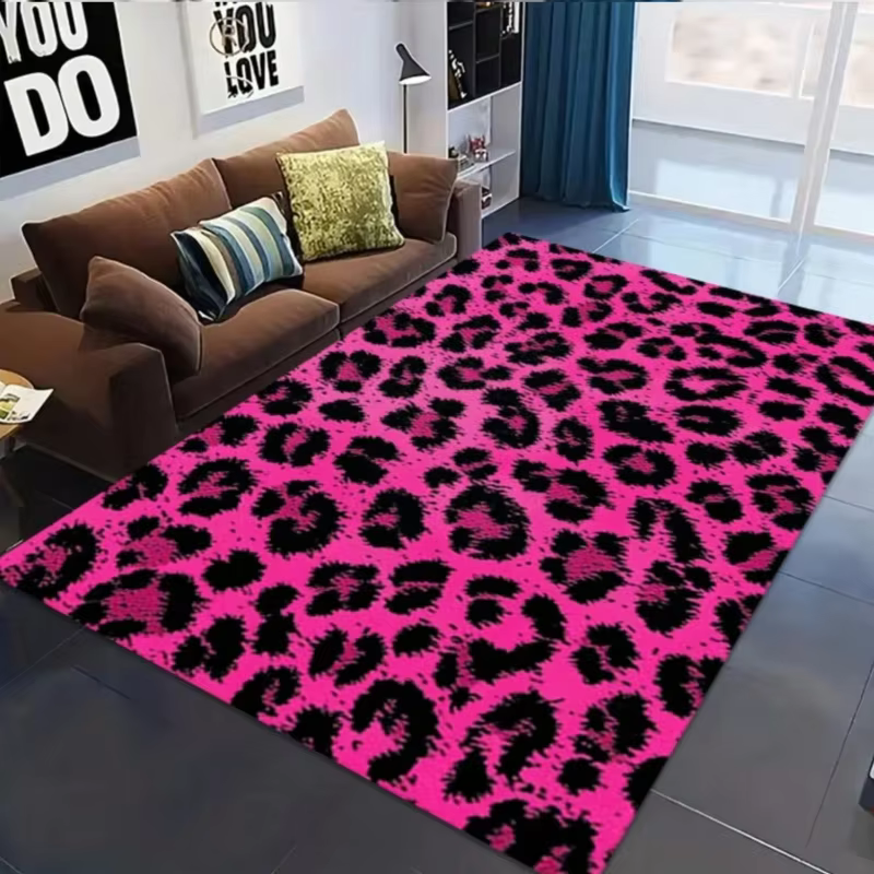 Tapis à imprimé léopard avec bordure rose