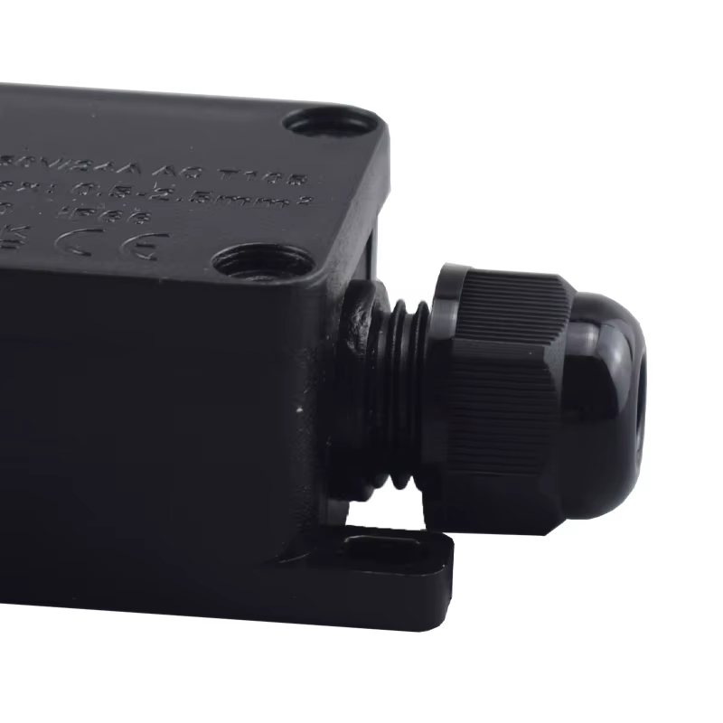 Boîte de jonction de connecteur de fil de câble électrique IP66 étanche extérieure à 3 voies avec boîte de jonction de Terminal 450V pour la lumière LED